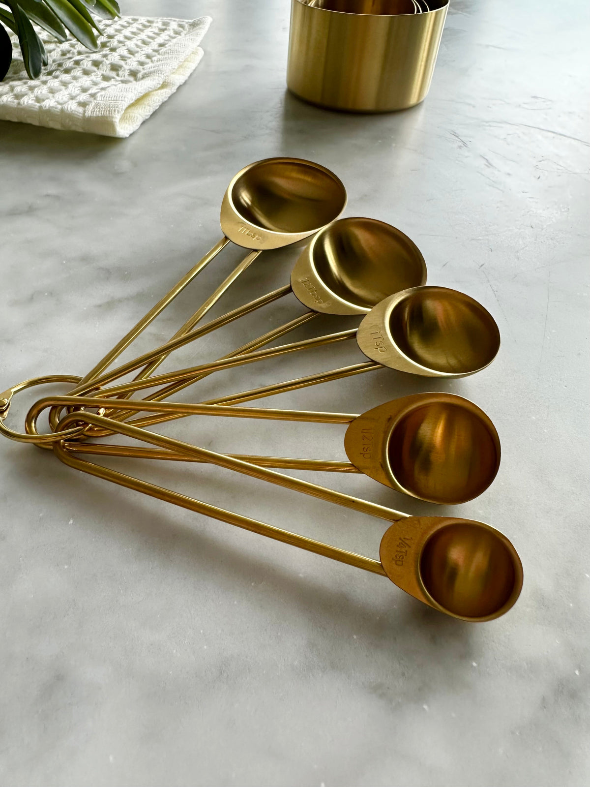 Sorrento Gold Measuring Cups & Spoons Set